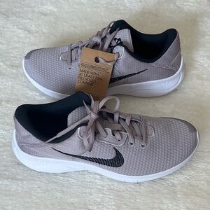 Nike Flex Women's Athletic Shoes in Gray and Black